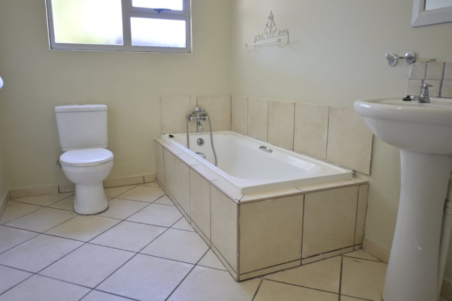 3 Bedroom Property for Sale in Summerpride Eastern Cape